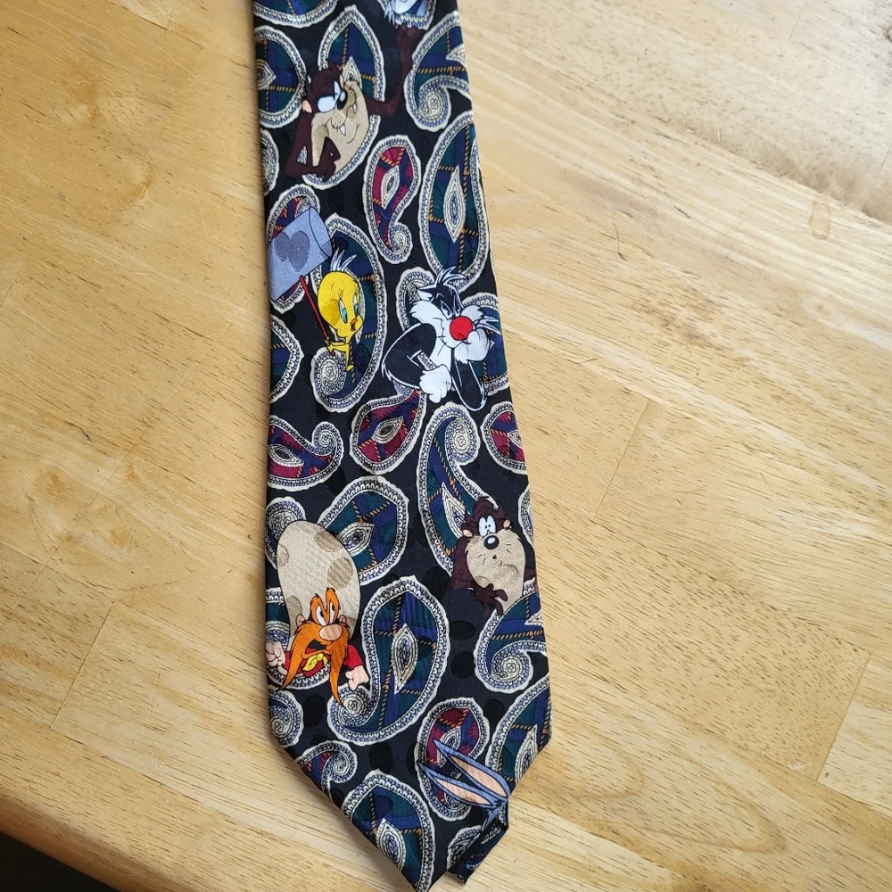 Vintage Looney Tunes Mania Paisley Men's Silk Neck Tie Warner Bros 1994